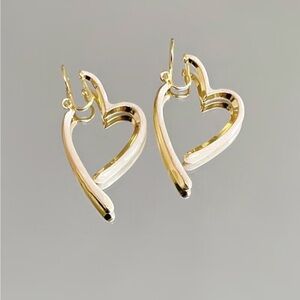 Minimalist C-Shaped Metal Clip-On Earrings – Geometric, Simple & Versatile